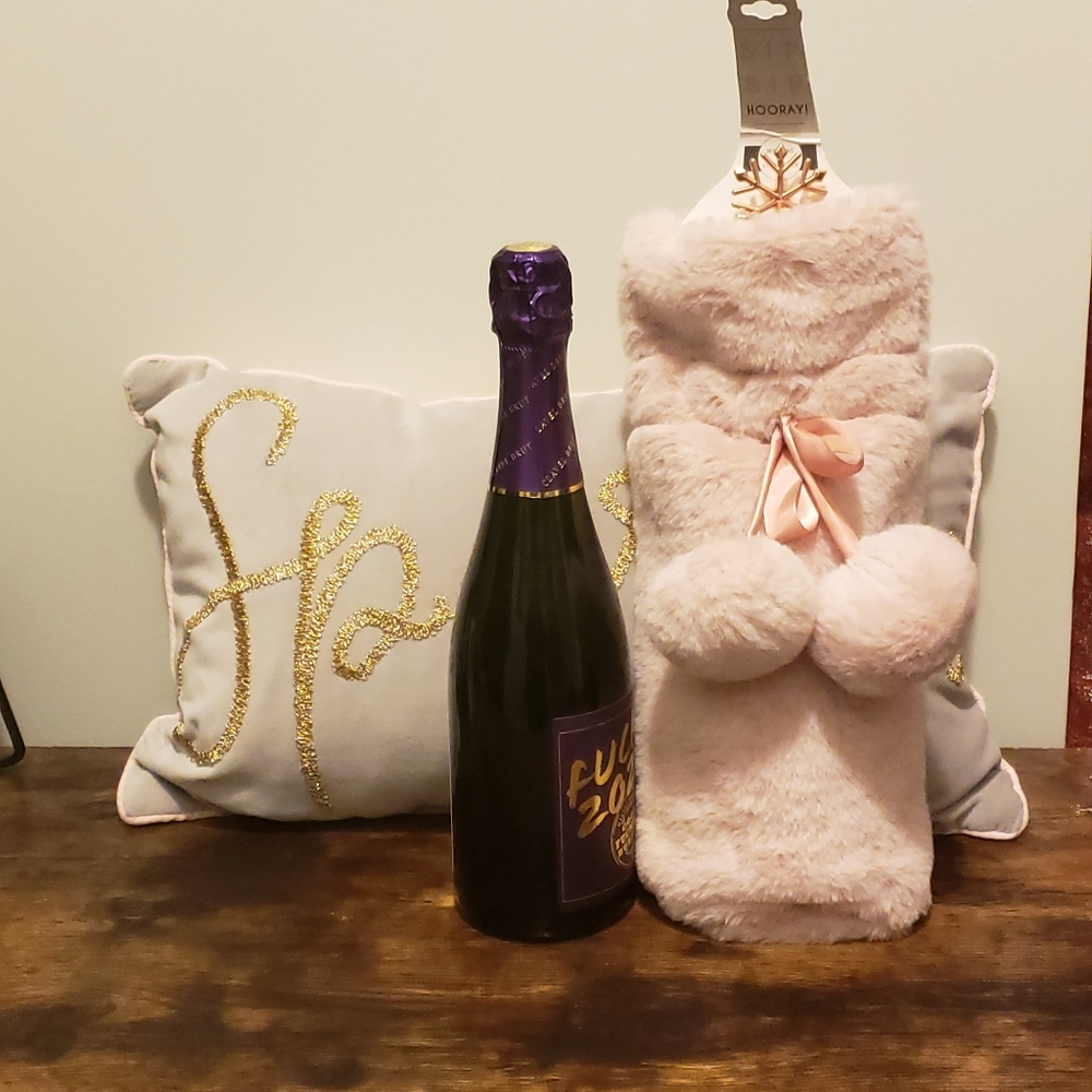 Wine bottle gift bag